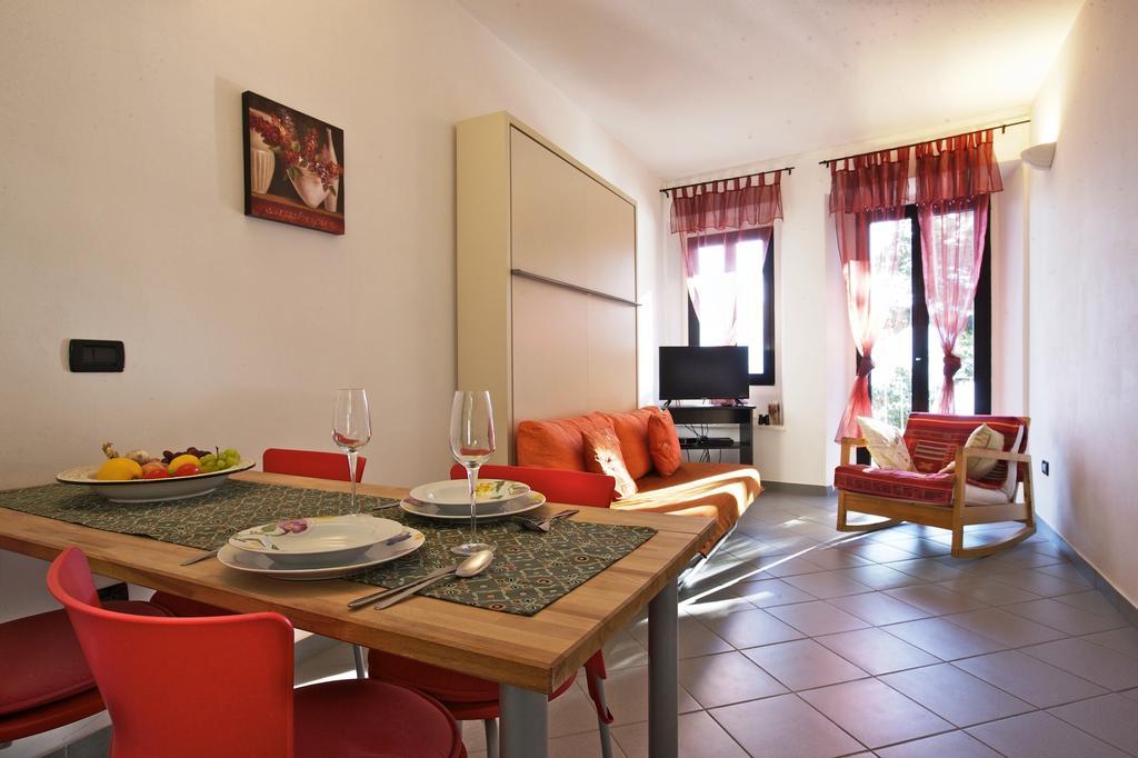 Bilocale Pieggio Apartman Oggebio Kültér fotó